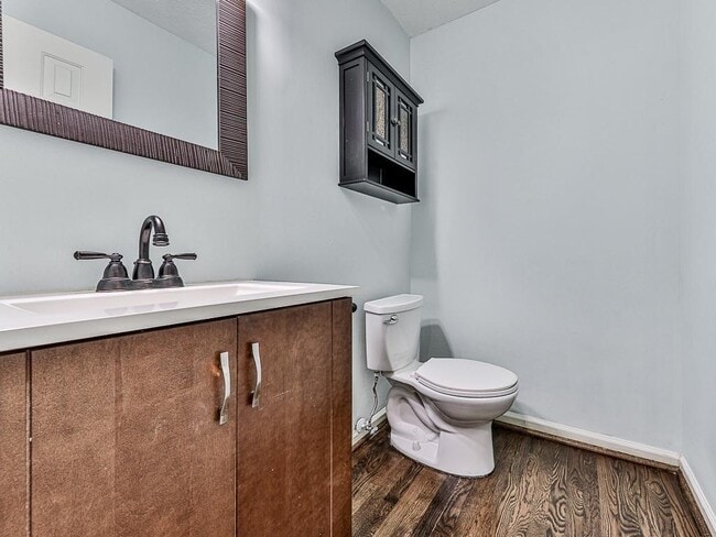 Building Photo - 63 Geraldine Dr SE