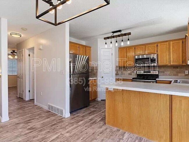Building Photo - 619 W 2300 S