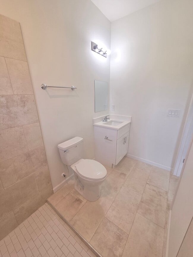 Building Photo - BRAND NEW HOME-2/2/1