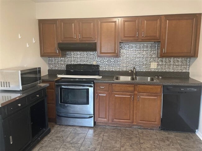 Building Photo - 204 Callitris Ave