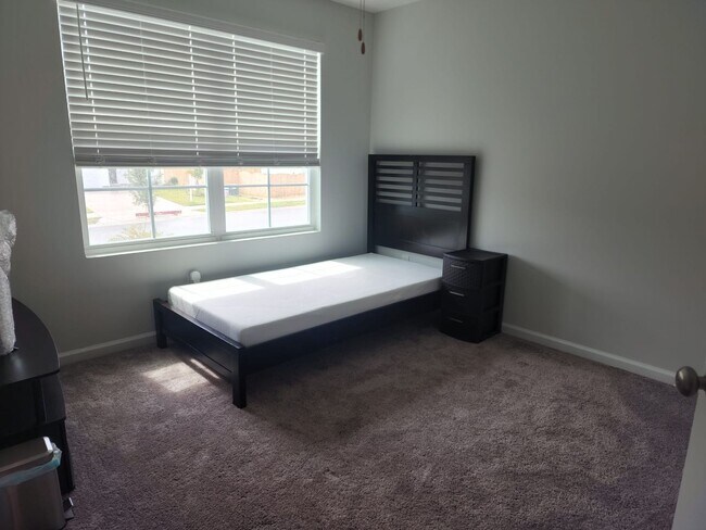 Building Photo - 405 Eclipse Ln