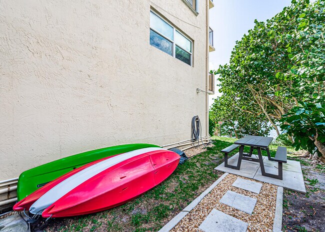 Building Photo - 3581 S Ocean Blvd