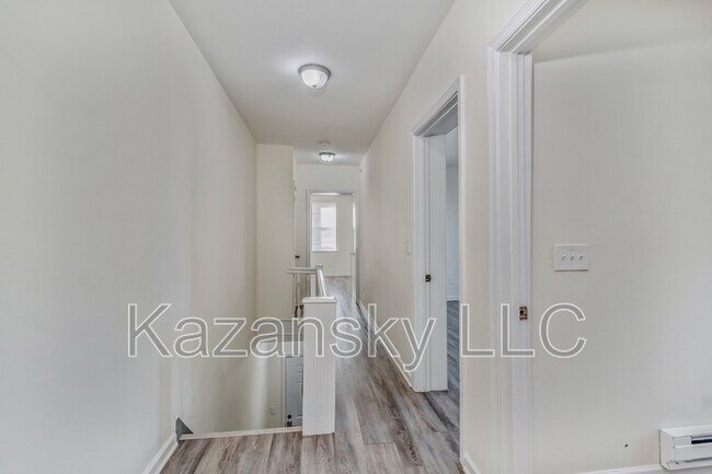 Building Photo - 5625 Sprague St