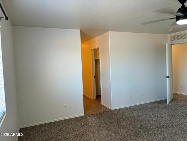 Building Photo - 7287 S Sunrise Way