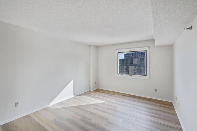 Building Photo - 121 Washington Ave S