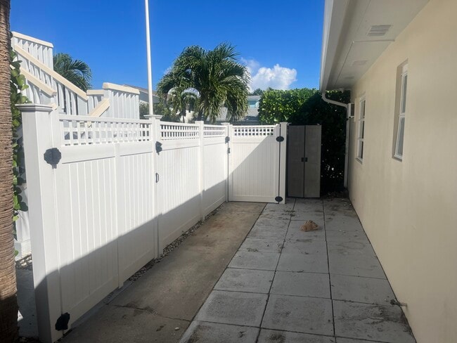 Building Photo - 327 Ocean Breeze