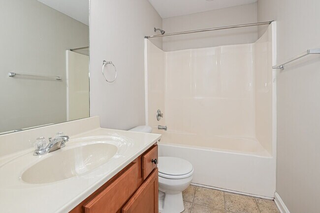 Building Photo - 94 Hood Park Dr