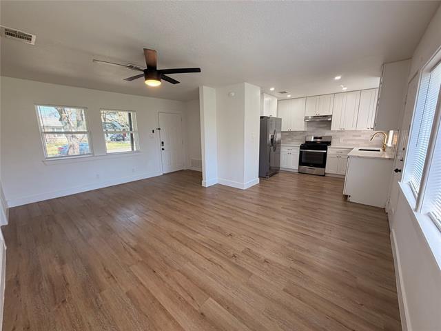 Building Photo - 2408 Norwood Dr