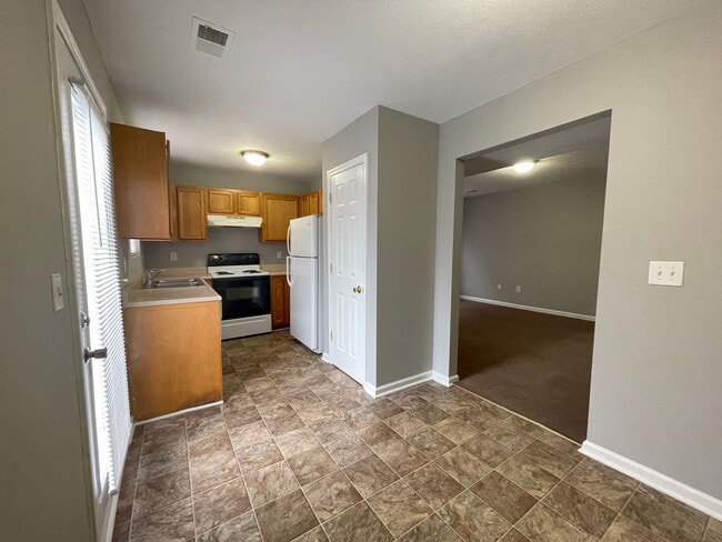 Building Photo - 1419/1421 Creekside