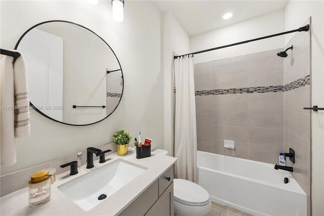 Building Photo - 4549 Pinehurst Trl W