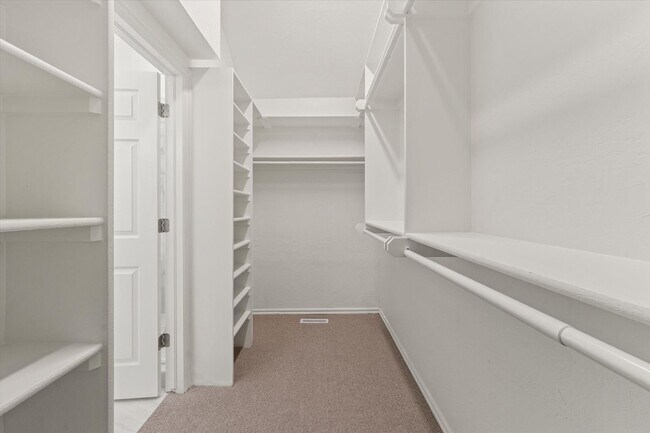 Building Photo - Exclusive Luxury Lease-124 N Crosstimber T...