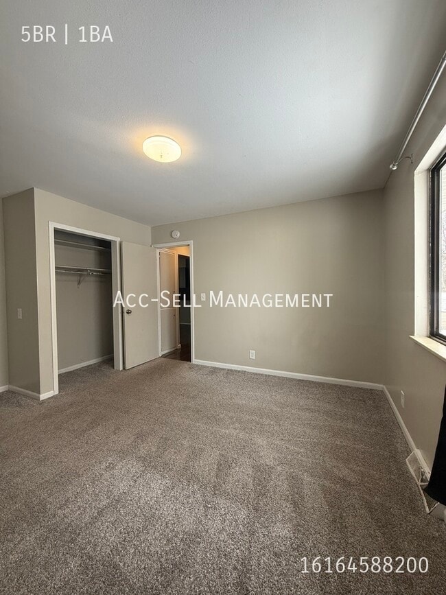 Building Photo - 5231 Rich-