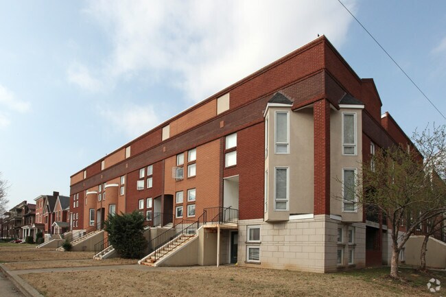 Primary Photo - Old Louisville - 1500 S 2nd St
