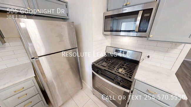 Building Photo - 506 Goodnight Dr