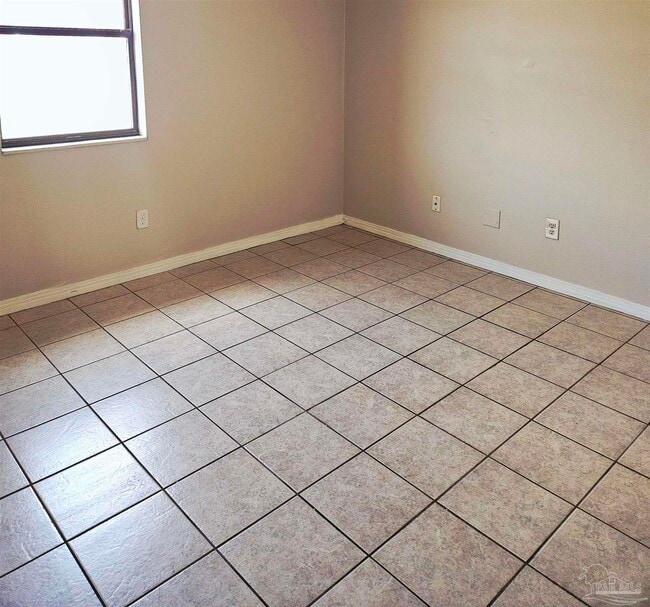 Building Photo - 7240 Hilburn Rd