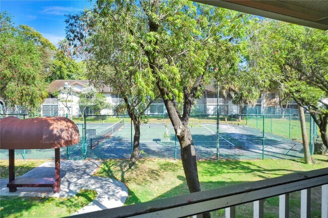 Building Photo - 9503 SW 140th Ct