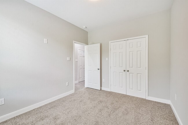 Building Photo - 7524 E Maxroy St