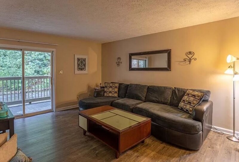 Building Photo - 800 Meadowview Dr