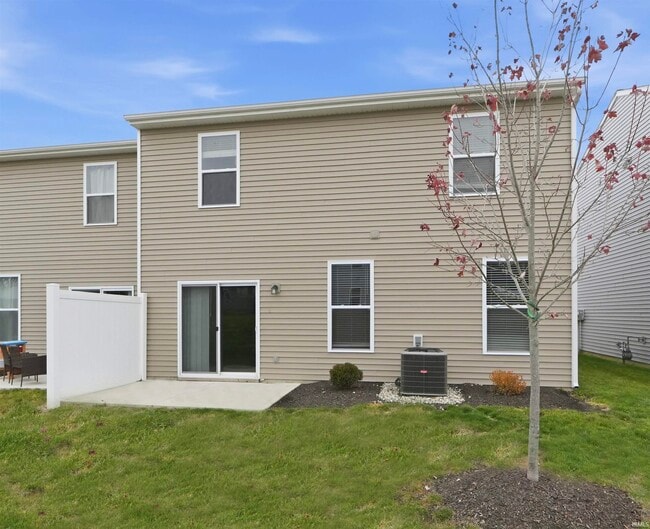 Building Photo - 3595 Canal Square Dr