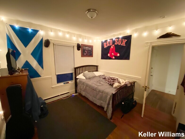 Building Photo - 61 Hillside St