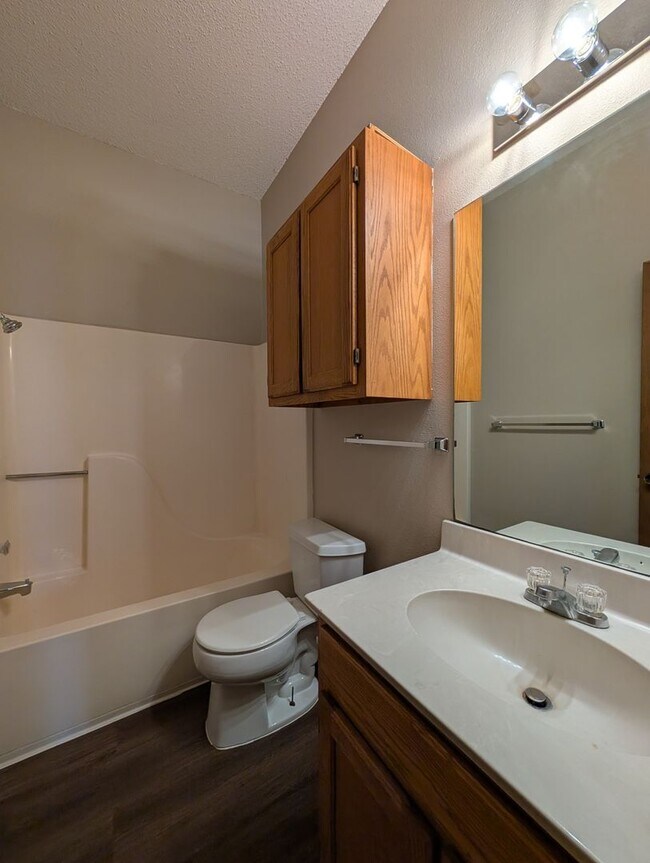 Building Photo - LOCATION!! On Wood Rd -Off Landa  / Fridge / Covered Back Patio / No Carpet / NBISD