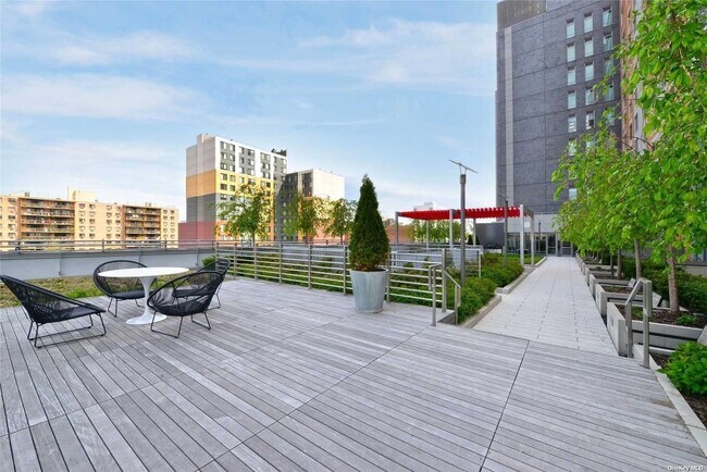 Building Photo - 13835 39th Ave