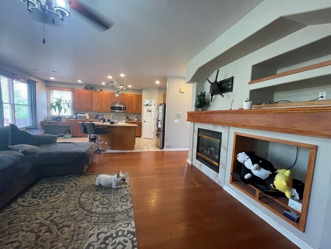 Building Photo - Bellevue Home For Rent!