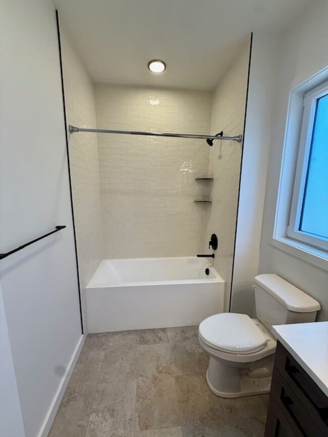 Building Photo - Single Family HOME with 3 Bedrooms 2 1/2 Bathrooms - Where Mountains meet you at upscale living!