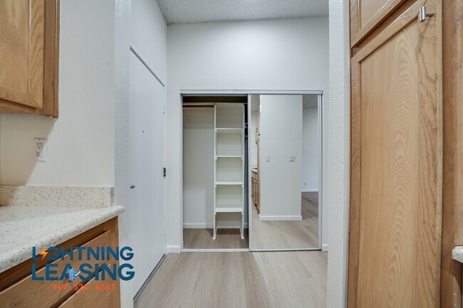Building Photo - 11225 Morrison St