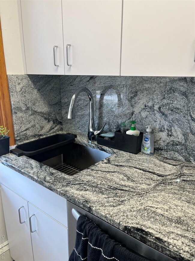 Building Photo - 35 Notre Dame Ave