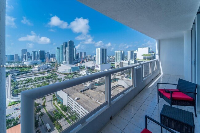 Building Photo - 1717 N Bayshore Dr