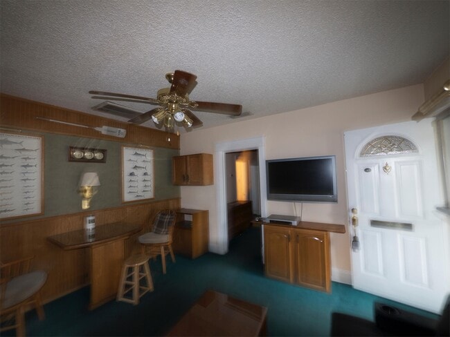 Building Photo - 3914 Herschel St