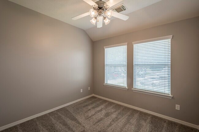 Building Photo - 21902 Silverfield Park Ln