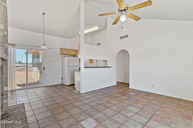 Building Photo - 5937 Chippendale Ave