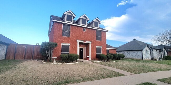 Building Photo - Spacious 4-Bedroom Home with Pool & Spa in...
