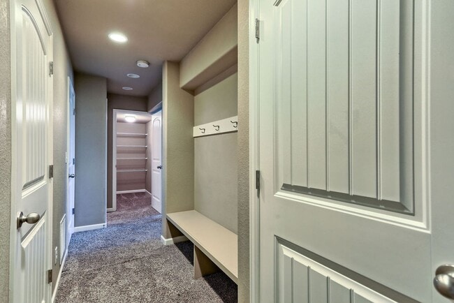 Building Photo - 3 Bedroom 2 1/2 Bath in Loveland