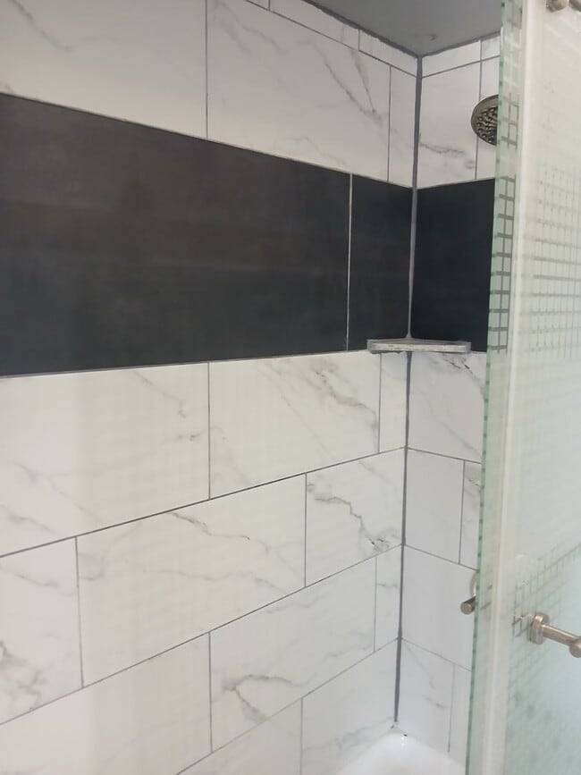 Building Photo - (50% OFF 1st MONTHS RENT) 2nd Floor Condo 1 Bedroom and 1 Bath