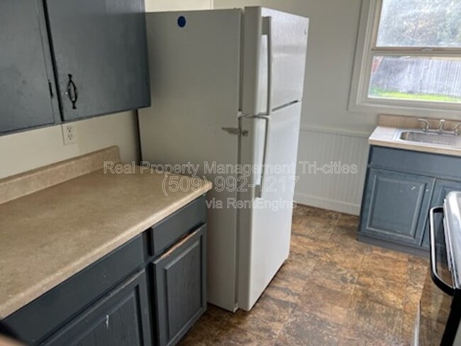 Building Photo - 87 Symons St