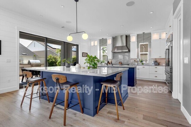 Building Photo - 6120 Triple Crown Dr