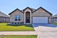 Building Photo - 5433 Fallbrook Dr
