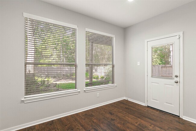 Building Photo - 139 Ledgestone Pl