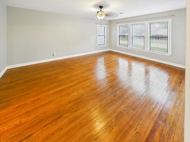 Building Photo - 1206 E 30th St