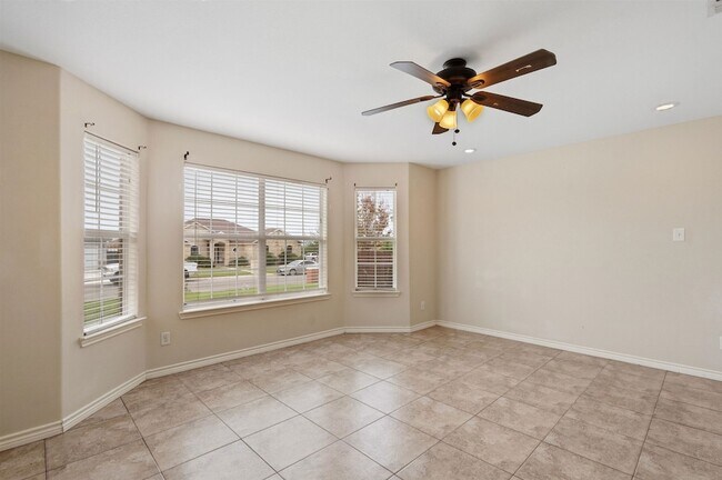 Building Photo - 215 Javier Dr