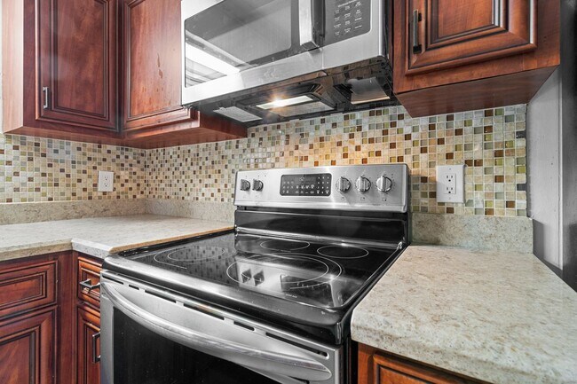 Building Photo - 4 Bedroom 2 Bath Ranch in a cul-de-sac