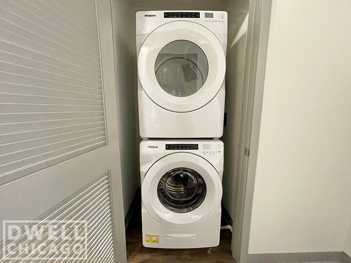 Building Photo - 911 W Dakin St