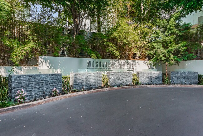 Building Photo - 1155 N La Cienega Blvd