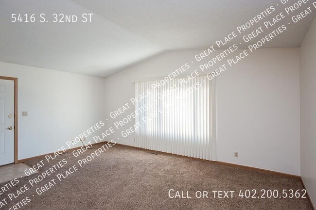 Building Photo - 5416 S 32nd St