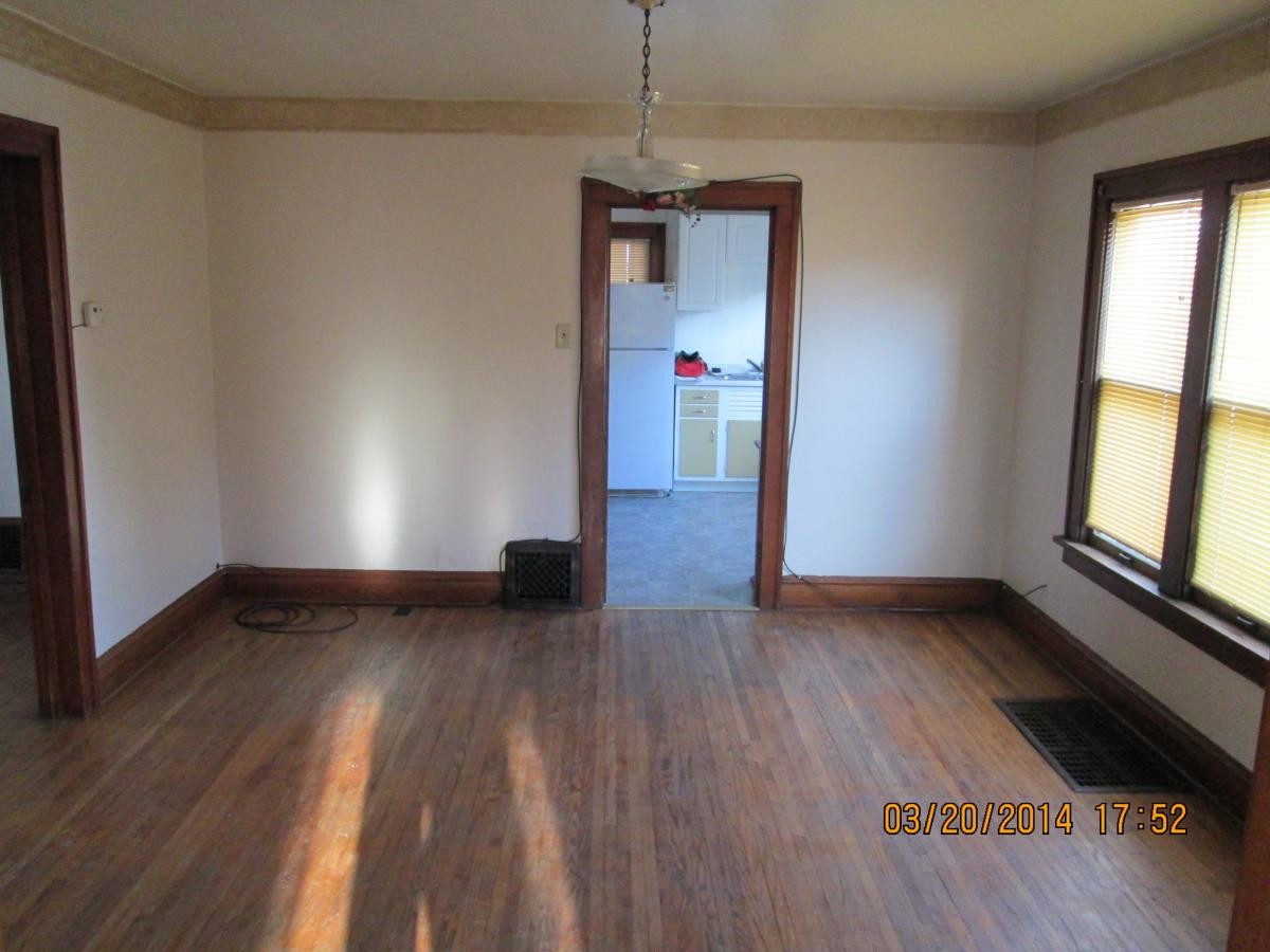 Main Living room area - 1104 Elizabeth St