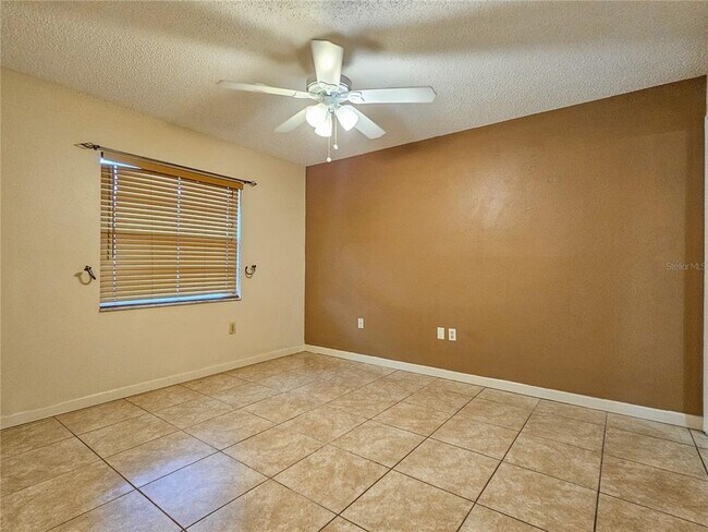 Building Photo - 259 Village View Ln