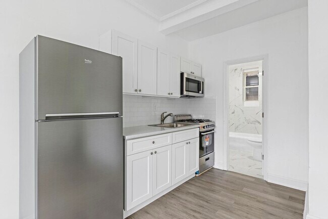 Building Photo - 137 Kensington Ave